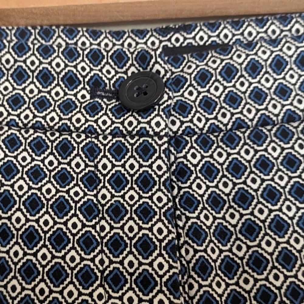 HILARY RADLEY Women's Capri Pant Size 12 Stretch Geometric Straight Mid Rise - Picture 5 of 15